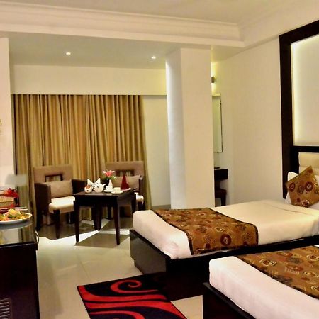 Hotel Landmark Gwalior Dış mekan fotoğraf