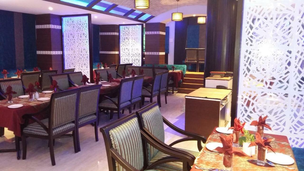 Hotel Landmark Gwalior Dış mekan fotoğraf