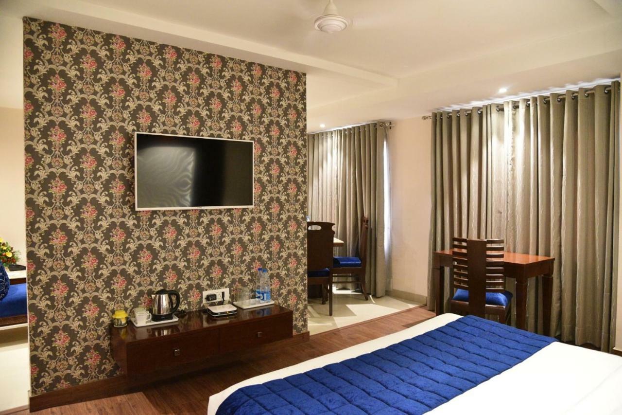 Hotel Landmark Gwalior Dış mekan fotoğraf