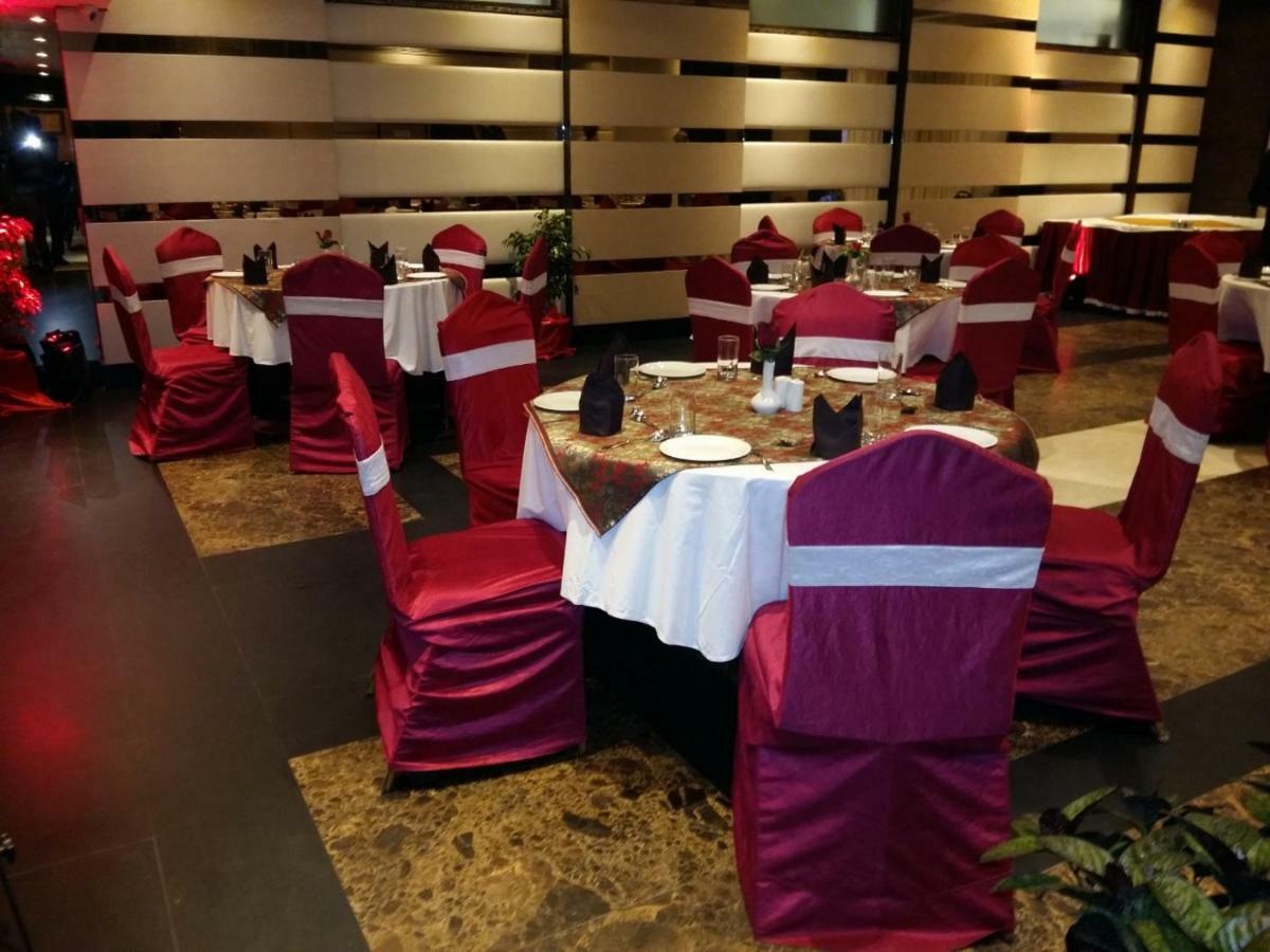 Hotel Landmark Gwalior Dış mekan fotoğraf