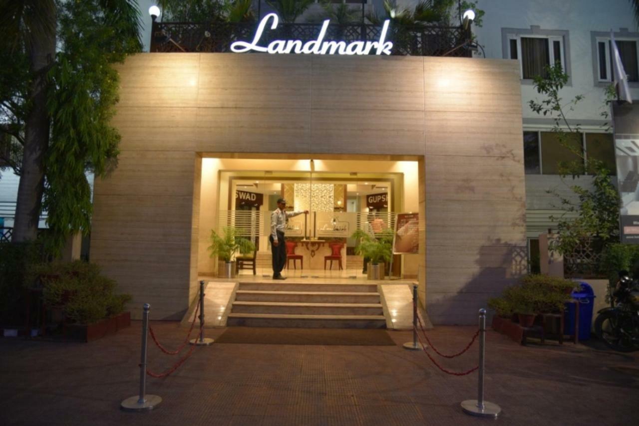 Hotel Landmark Gwalior Dış mekan fotoğraf
